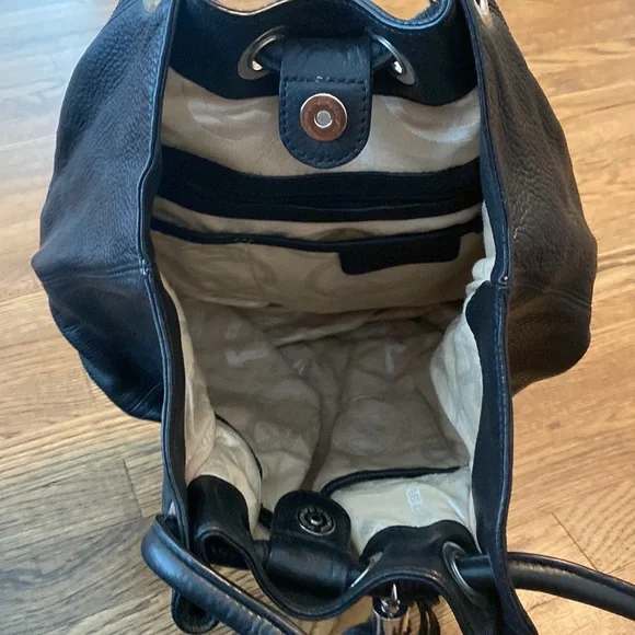 Michael Kors Black Shoulder Bag - Picture 2 of 2